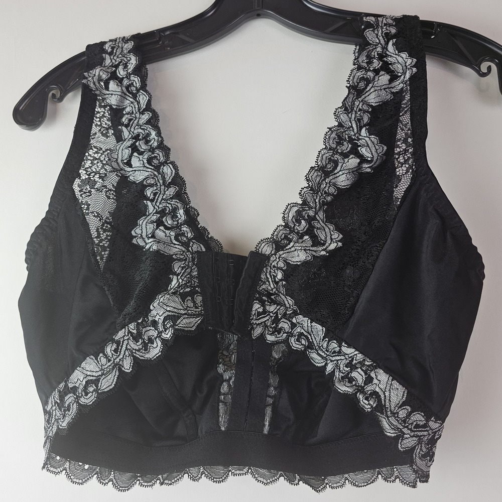 Breezies Wirefree Bralette with Lace Neckline 1X A347326‎ Black Silver Floral - Picture 5 of 5